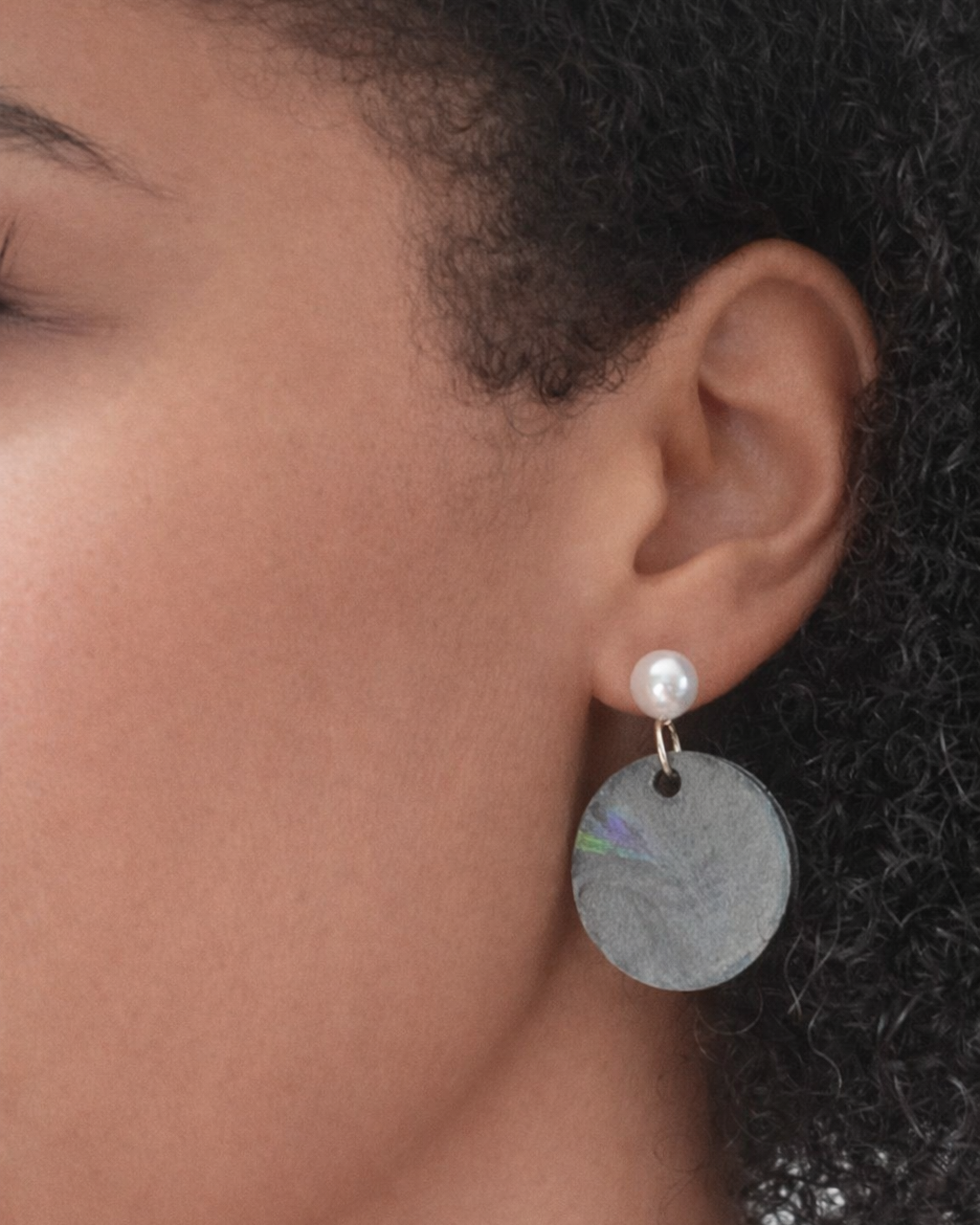Holographic Pearl Rounds